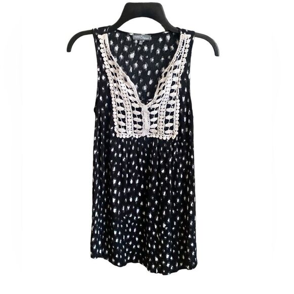 Market & Spruce Black/White Patterned sleeveless Blouse. Size Medium. - Picture 1 of 7